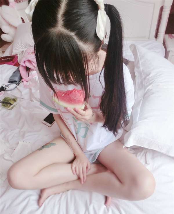 小學(xué)美女穿白絲襪圖片 h工口小學(xué)生賽高呀全套禁照 白絲制服美照