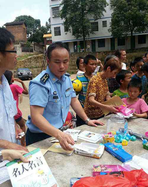 捐資助學 【心語】捐資助學奉獻愛心