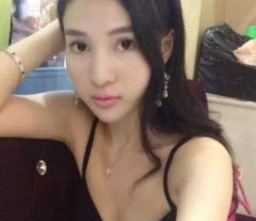 睡覺的圖片 郭美美陪人睡覺圖片 郭美美陪睡叫價十萬