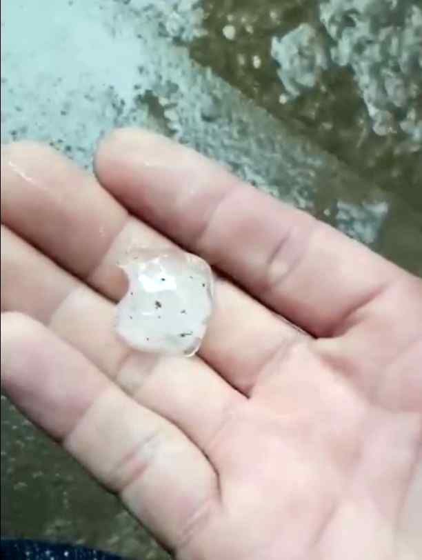 永泰青龍瀑布 冰雹冰雹大冰雹！永泰正在下個(gè)頭特別大！市區(qū)的你肯定想象不到！