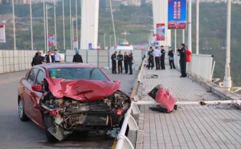 重慶公交路線 重慶公交車墜江前8人上車，這8人分別是什么年齡段的人？