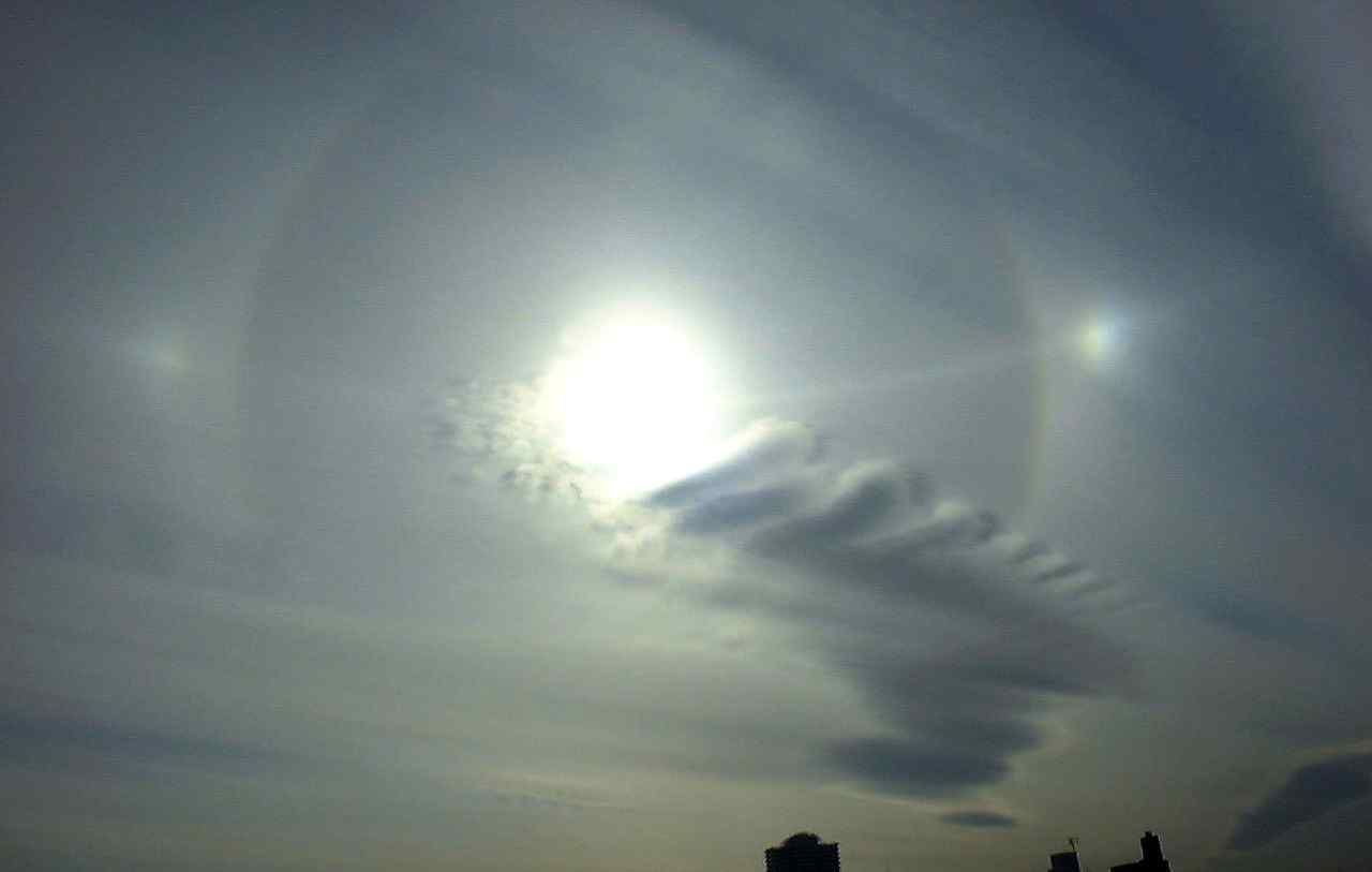 地震前的異常現(xiàn)象 地震前天氣的異常圖片 地震前兆天空圖片