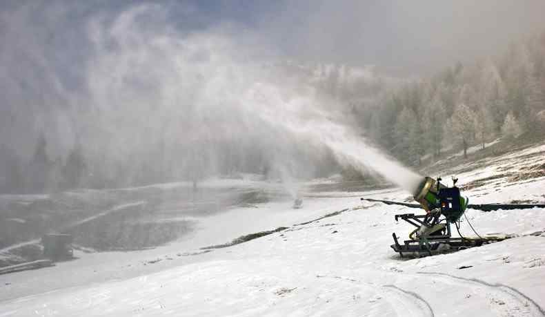 烏魯木齊暴雪 直擊暴雪后的烏魯木齊 烏魯木齊有什么好玩的地方