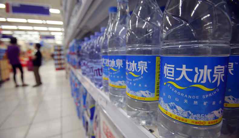 恒大冰泉礦泉水 恒大冰泉礦泉水價格 恒大堅持做高品質(zhì)親民價格