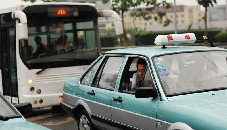 南京出租車 南京出租車退租停運(yùn) 成本高寧愿損失上萬元也要退車