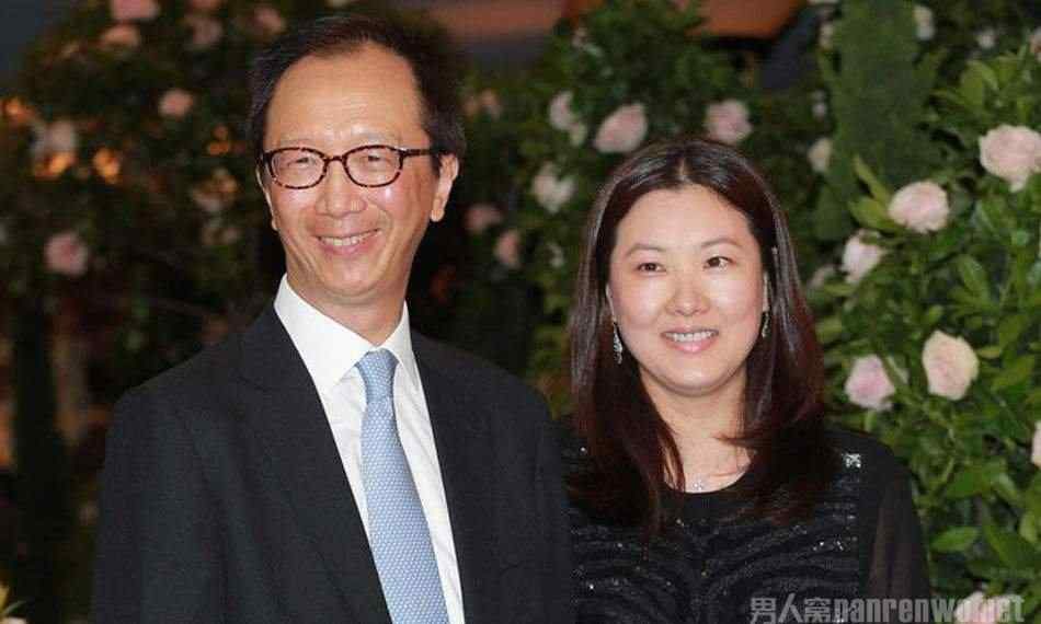 伏明霞照片 伏明霞被曝離婚，梁錦松回應婚變一事