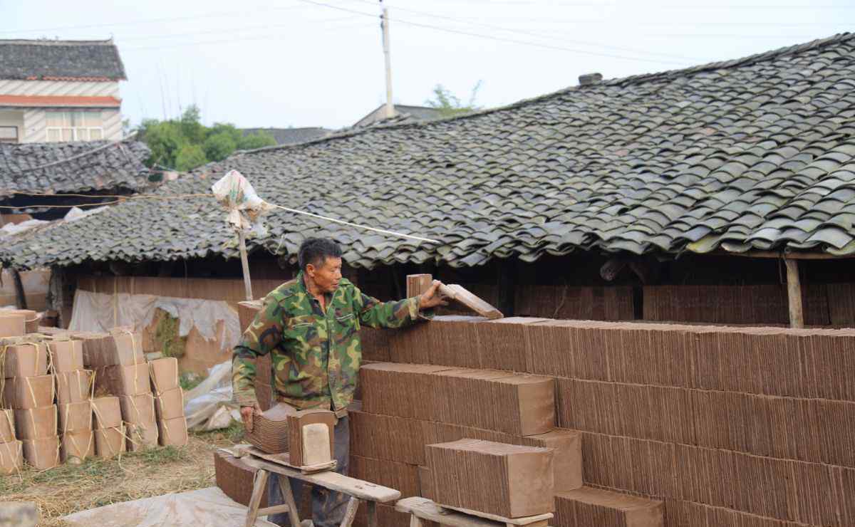 瓦匠 農(nóng)村即將消失的職業(yè)--瓦匠