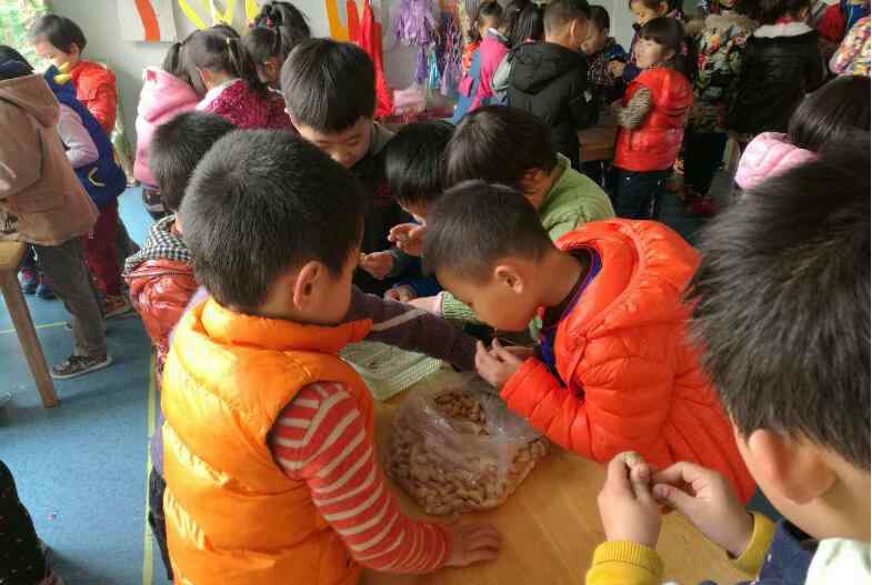 剝花生 幼兒園大班剝花生教案