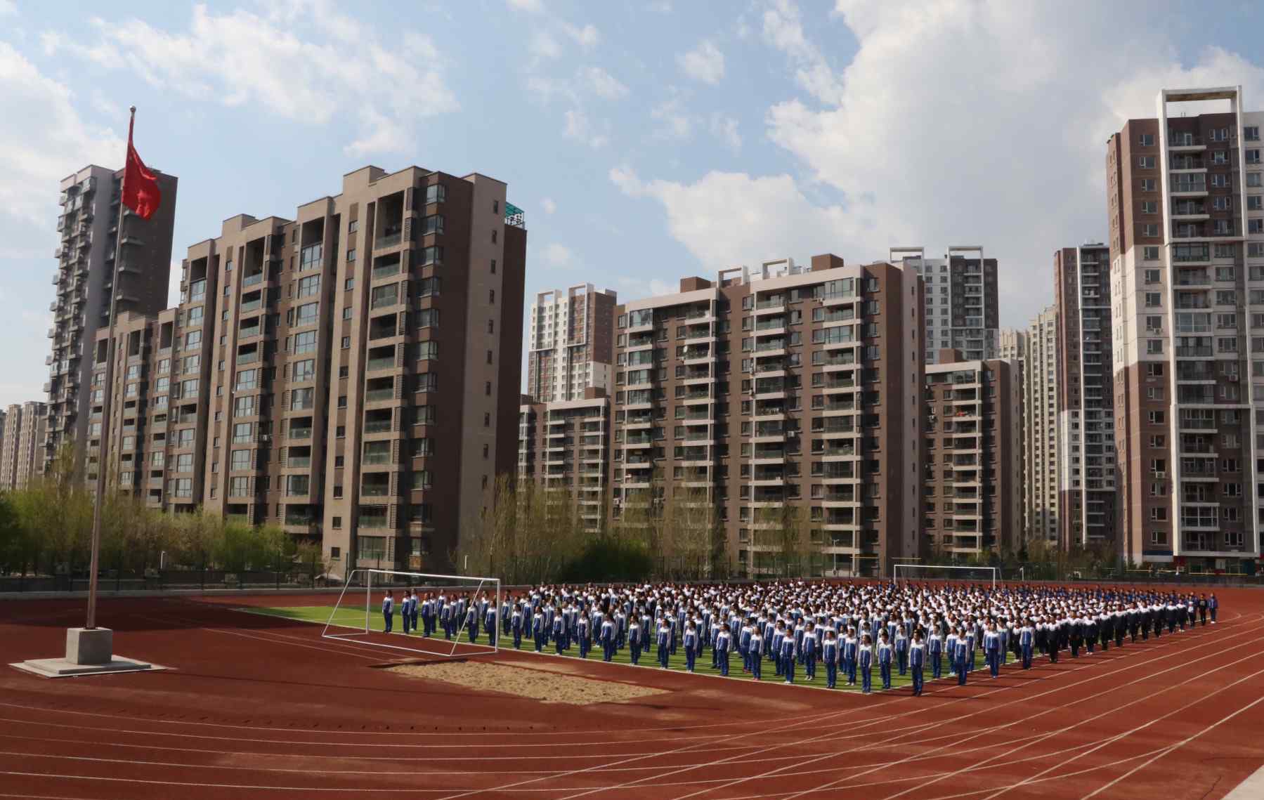 弘揚(yáng)憲法精神ppt 《弘揚(yáng)憲法精神 建設(shè)法治校園》活動(dòng)總結(jié)