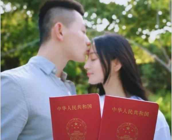 張馨予黑歷史 曾經黑料繁多的張馨予 作為軍嫂結婚后生活得很幸福