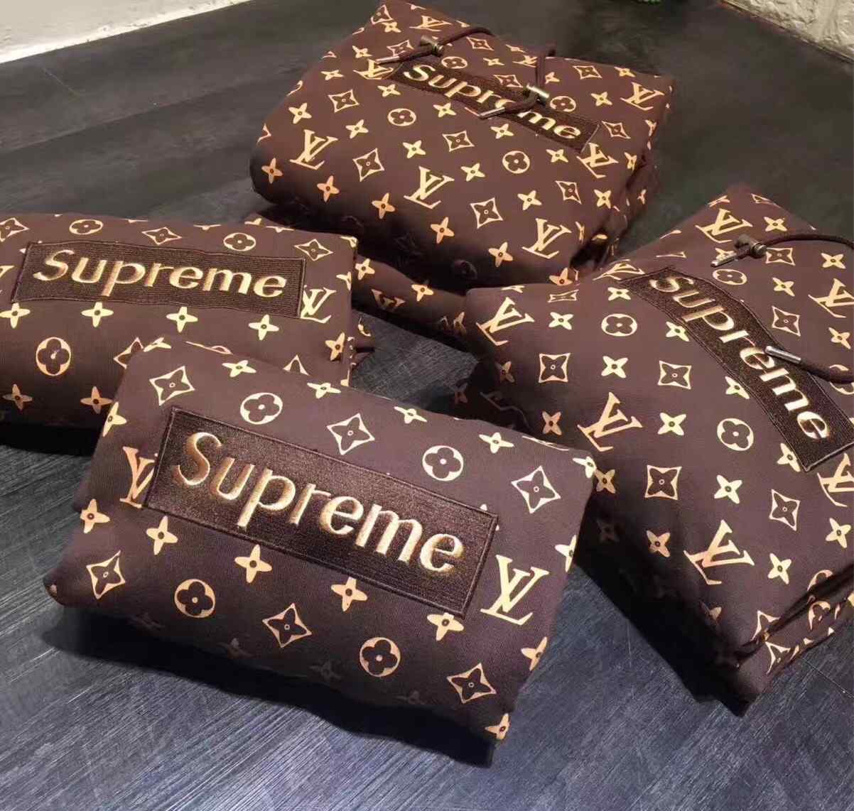 supreme帽子 限量Supreme LV 2017連帽衛(wèi)衣