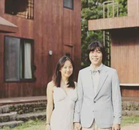 李孝利大婚 李孝利李尚順結婚三周年紀念照公開 從性感女神到最美農婦