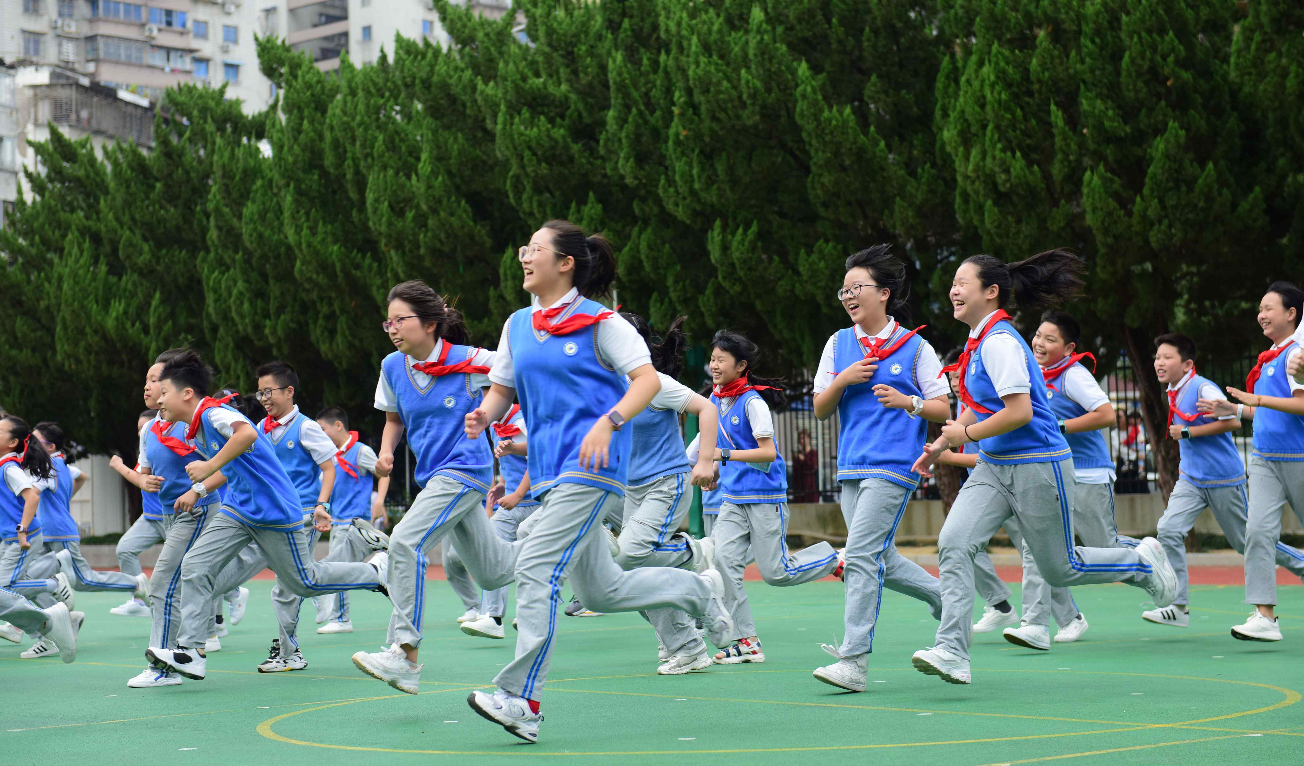 溫州市城南小學(xué) 歡樂時(shí)光 我們一起走過！——溫州市城南小學(xué)2021屆六班畢業(yè)紀(jì)念