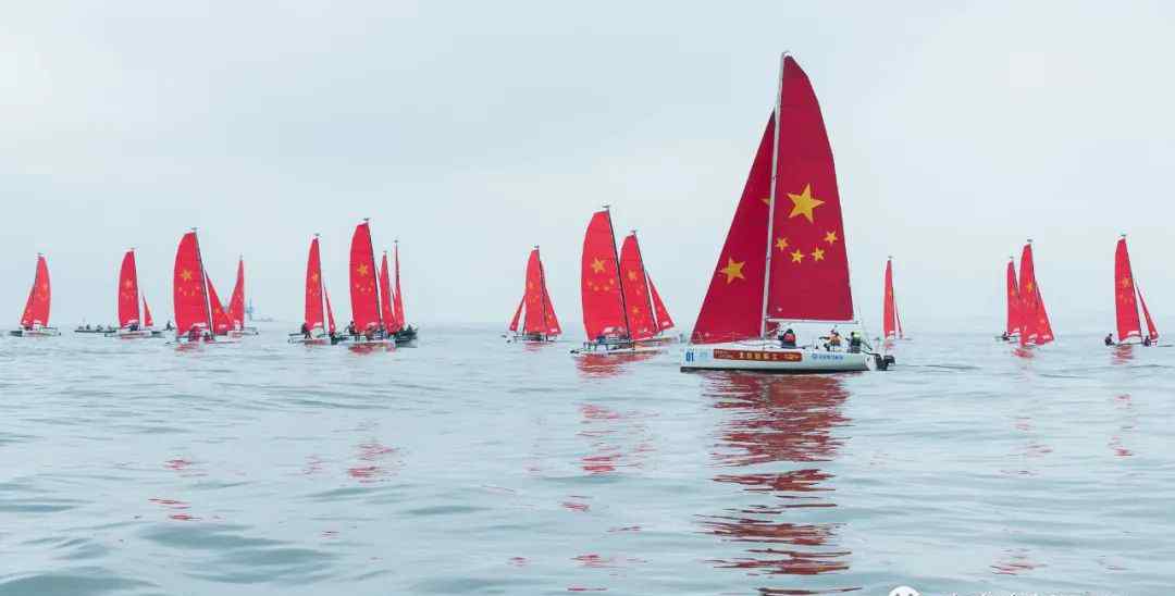 紅帆俱樂(lè)部 “為祖國(guó)升帆，為希望護(hù)航”活動(dòng)在西港花園舉行