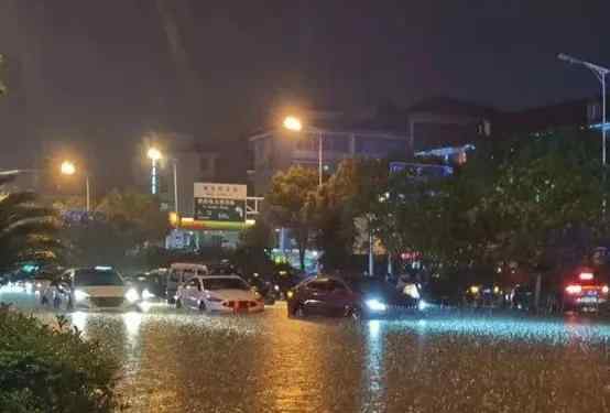 長沙大雨 昨晚，長沙為何城南暴雨城北看星？