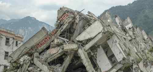 汶川大地震那只被埋了36天第未死的“豬堅(jiān)強(qiáng)”,被服侍了十二年