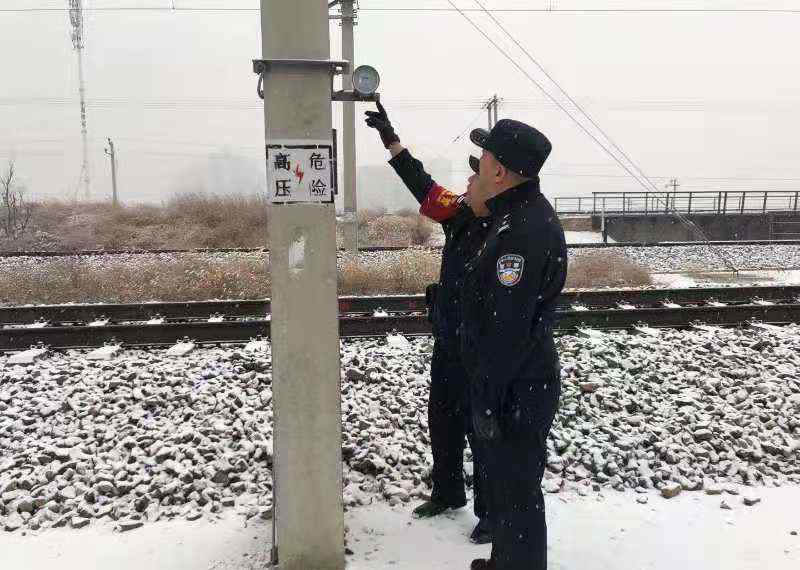 應(yīng)對初雪 北京鐵路警方已啟動應(yīng)急預(yù)案