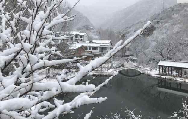 北京多地下雪 美如畫！北京多地下雪 門頭溝、房山等地出現(xiàn)降雪