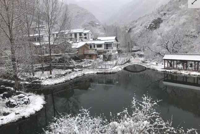 北京多地下雪 美如畫！北京多地下雪 門頭溝、房山等地出現(xiàn)降雪