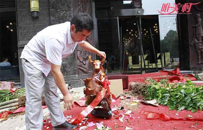 酒店開業(yè)慘遭打砸 酒店開業(yè)遭十幾人打砸 前期裝修花了兩千多萬元