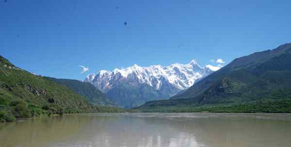 namcha Tibetan peak a beautiful, rare sight