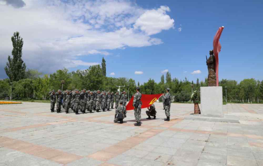 李月成 生日快樂！8所軍校學(xué)子99秒視頻對黨送祝福