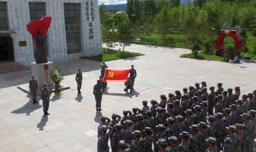 李月成 生日快樂！8所軍校學(xué)子99秒視頻對(duì)黨送祝福