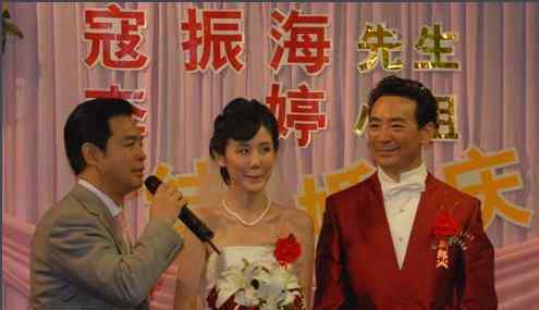 寇振海李婷 65歲寇振海與小21歲妻子：因戲生情，結(jié)婚13年恩愛如初