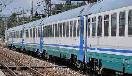 坐火車可以帶酒嗎 攜帶酒水乘坐飛機、火車、客車時需要遵守哪些規(guī)定 怎樣才能不被安檢攔下？