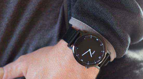 moto360二代 Moto 360二代評(píng)測(cè)：格調(diào)夠高 但落地仍需優(yōu)化