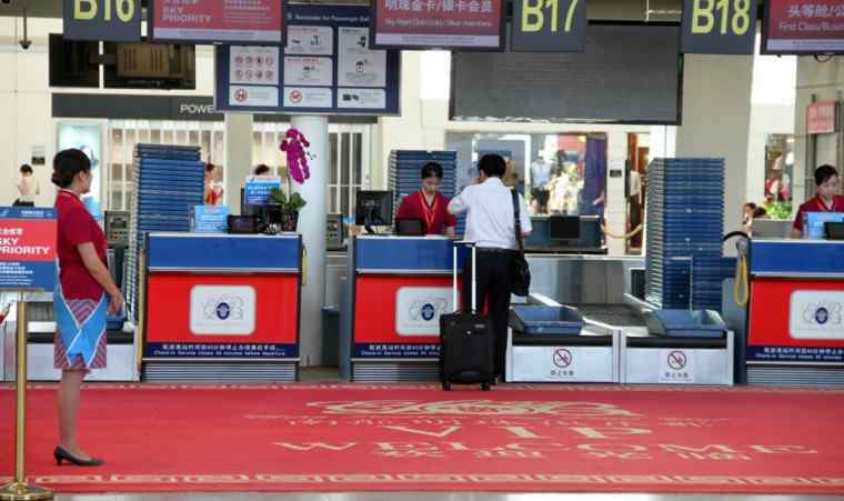 飛機上可以帶多大的行李箱 坐飛機可以帶多大的行李箱 如果托運要運費嗎