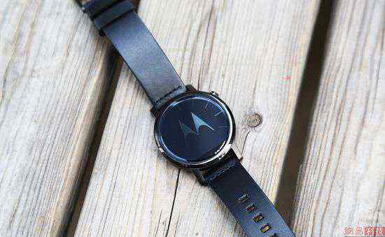 moto360二代 Moto 360二代評(píng)測(cè)：格調(diào)夠高 但落地仍需優(yōu)化