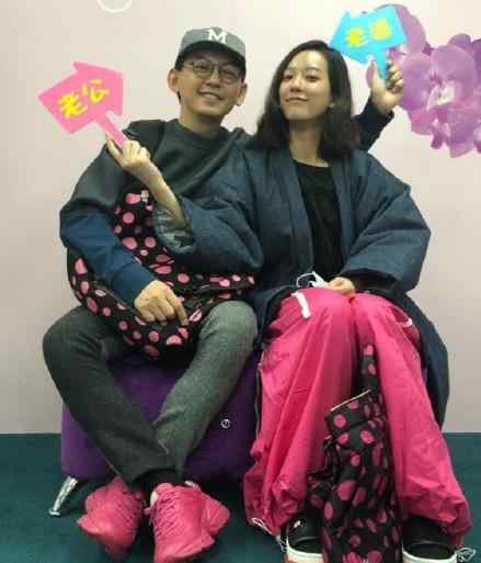 曾寶儀結婚了 修成正果！黃子佼孟耿如登記結婚 小S曾寶儀大方發(fā)文被贊大氣