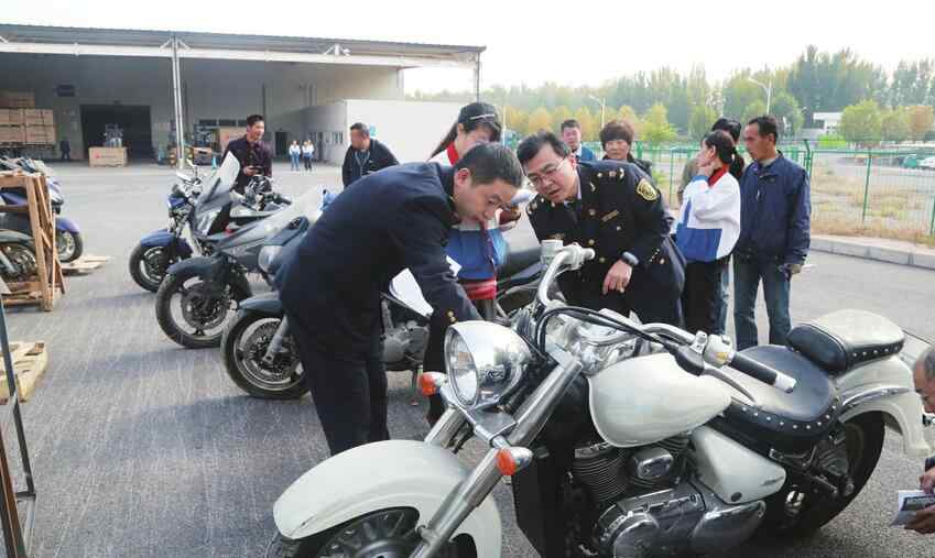 進口摩托車市場 10輛"豪車"變廢品 免辦3C進口摩托車樣車不得流入市場