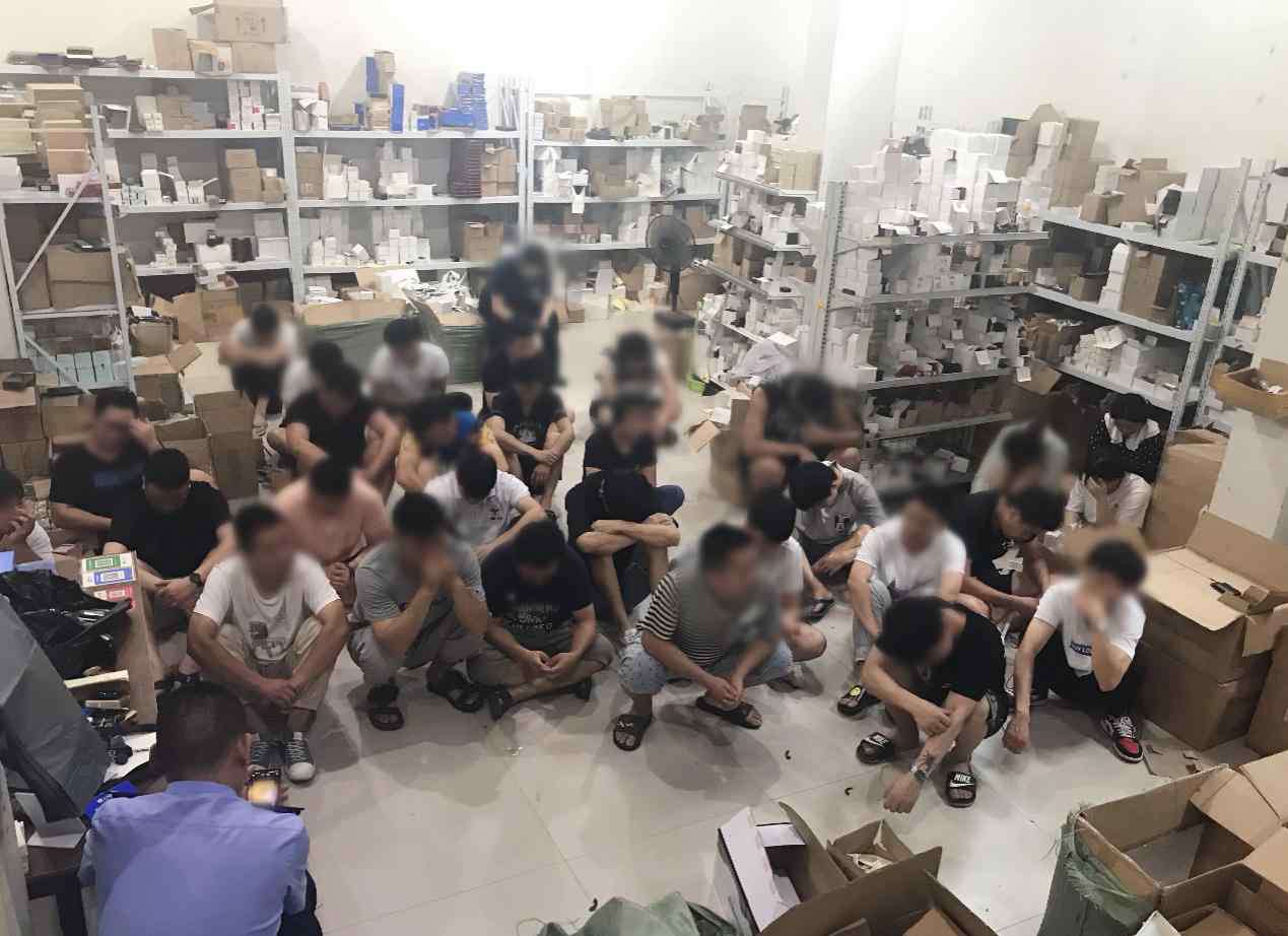 315打假晚會 315晚會前夕，花西子聯(lián)手警方查獲一處重大假貨窩點