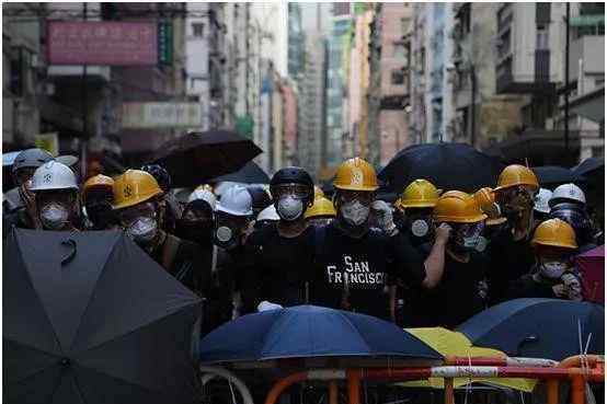 香港蟻居 香港怎么救之二：那些香港街頭的年輕人，能找得到自己的出路嗎？