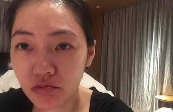 小s結(jié)婚照 美翻了！小S曬素顏照 堪稱機場街拍女星中的“泥石流”