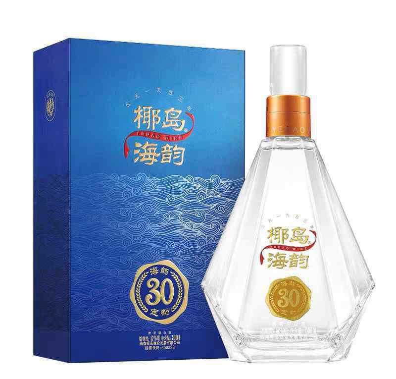 曲筱綃脖子戴的黑繩子 椰島海韻白酒500ml禮盒裝小曲固態(tài)法白酒清香型市場(chǎng)價(jià)：698元內(nèi)部?jī)r(jià)：