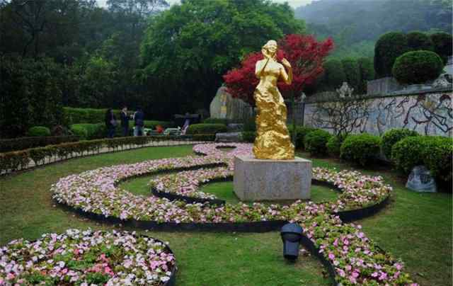 鄧麗君墓 鄧麗君墓實(shí)景：位于金寶山墓園大氣豪華，仿佛又聽到了甜蜜蜜