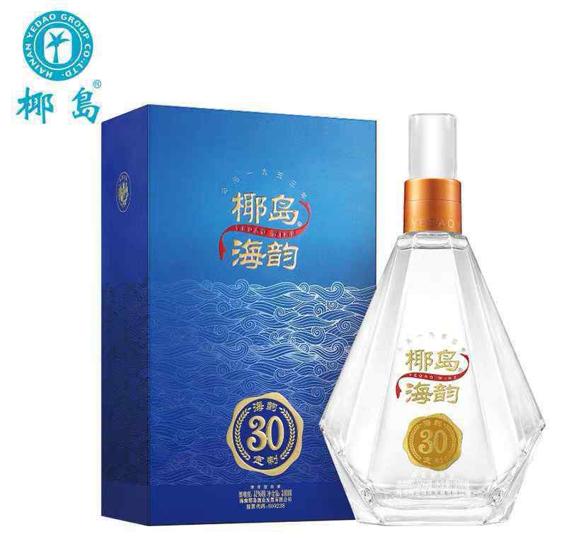 曲筱綃脖子戴的黑繩子 椰島海韻白酒500ml禮盒裝小曲固態(tài)法白酒清香型市場(chǎng)價(jià)：698元內(nèi)部?jī)r(jià)：