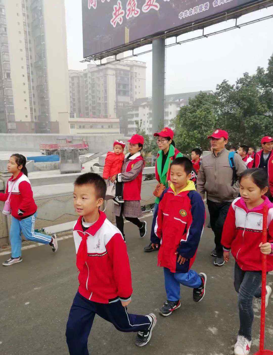 少年唐 天真活潑大家愛(ài) 優(yōu)秀少年唐浩森