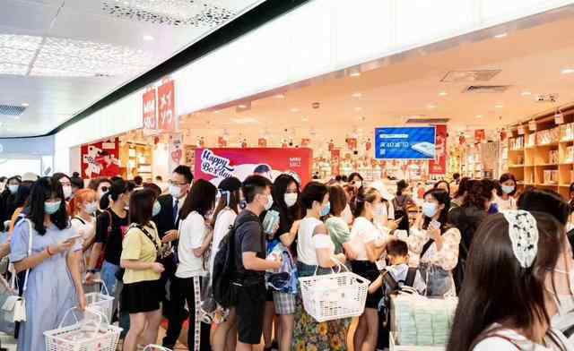 王一博生日 放肆一博，MINISO×王一博生日主題店登陸廣州