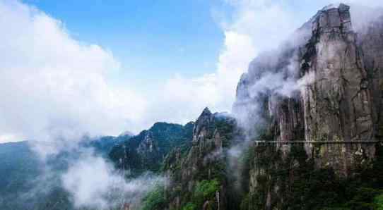 連綿的山叫 武功山明月山三清山廬山哪一個好玩