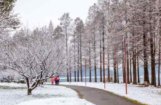 武漢大雪 2018年12月武漢大雪取消航班+晚點列車+結(jié)冰路段 武漢天河機場什么時候開放