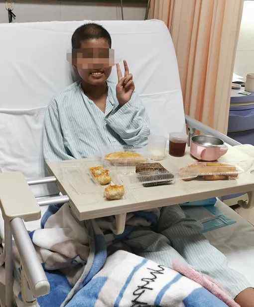 15歲少女誤服偏方住進ICU 全身發(fā)黑！沒想到救她的竟是糞便