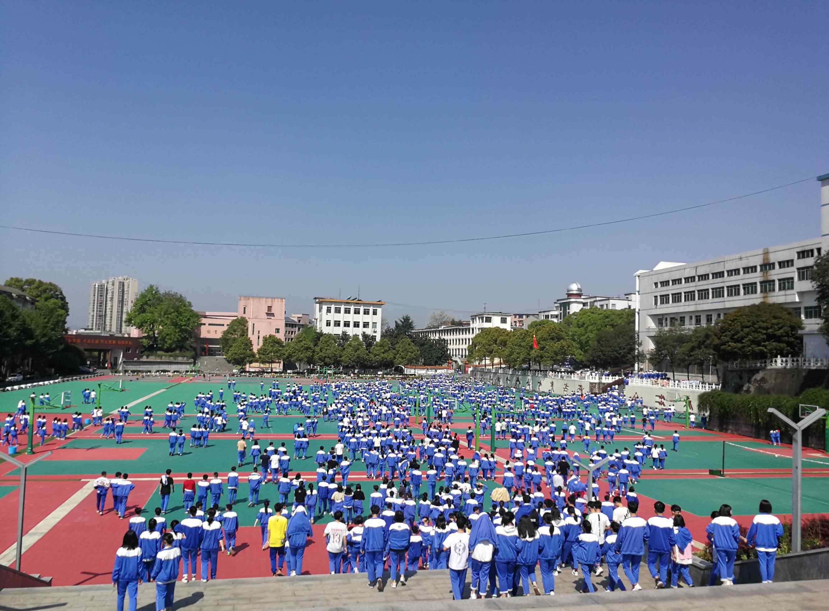 桃江一中 自在一中等你來——寫給全縣2019屆初中畢業(yè)生桃江一中校長? 邱暢懷