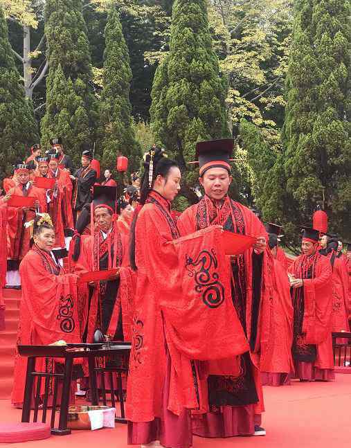 佛山三水森林公園 震撼！昨天，68對夫妻在三水森林公園演繹“穿越時空”的愛戀