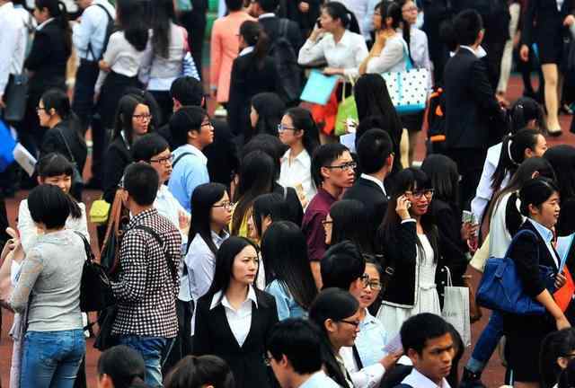 大學生就業(yè)難的原因 總說大學生就業(yè)難，就業(yè)難的真實原因你知道嗎，大學期間要注意