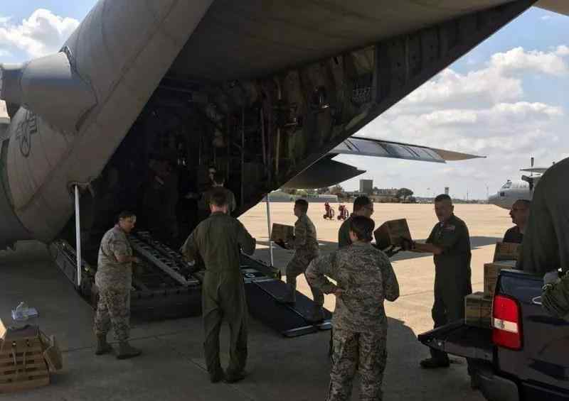 c130大力神運輸機(jī) 航空百科 載重19.8噸美軍C-130運輸機(jī)為什么會被稱為“大力神”？