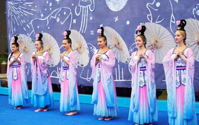 成都極地海洋世界門票 烏克蘭美女驚艷成都海昌極地海洋公園 10.1元門票耍中秋